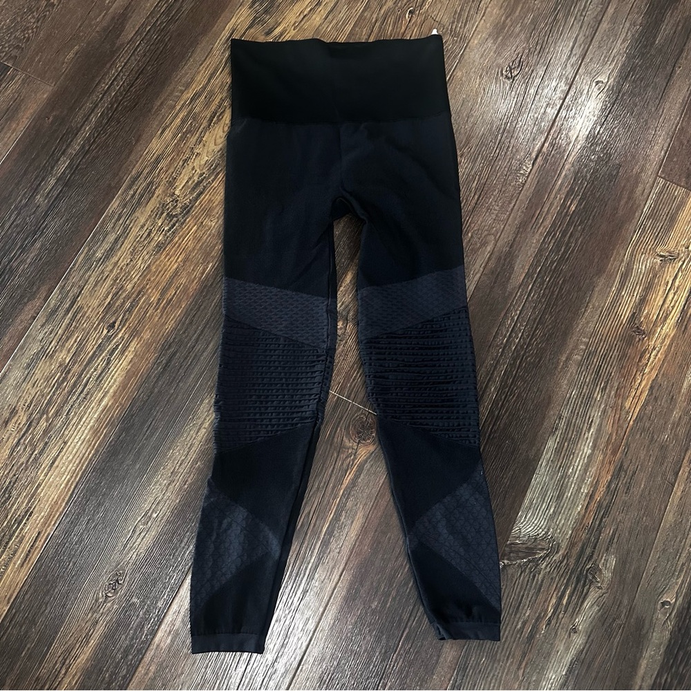 SPANX 1X women's leggings black and dark gray plus size
